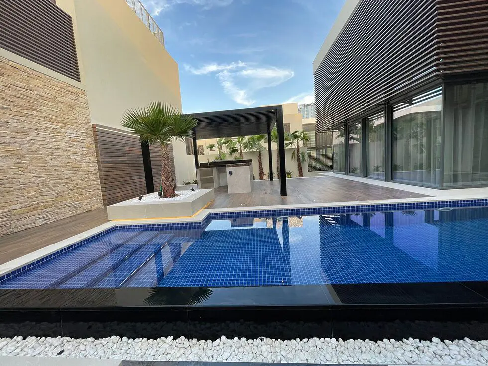 Transforming Outdoor Spaces: Leading Swimming Pool Experts in Dubai, UAE