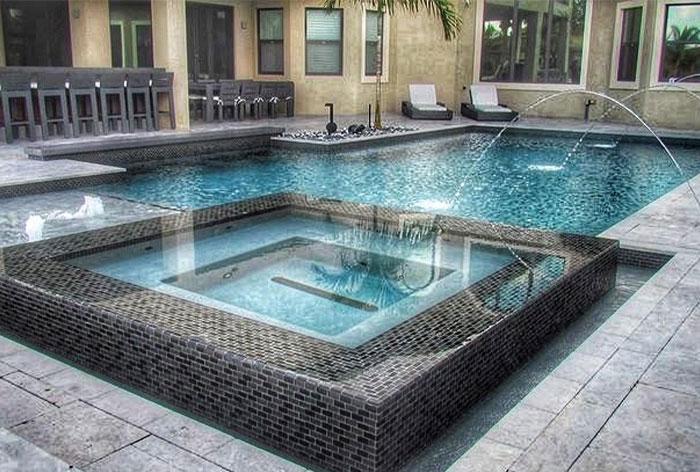 Outdoor jacuzzi Dubai