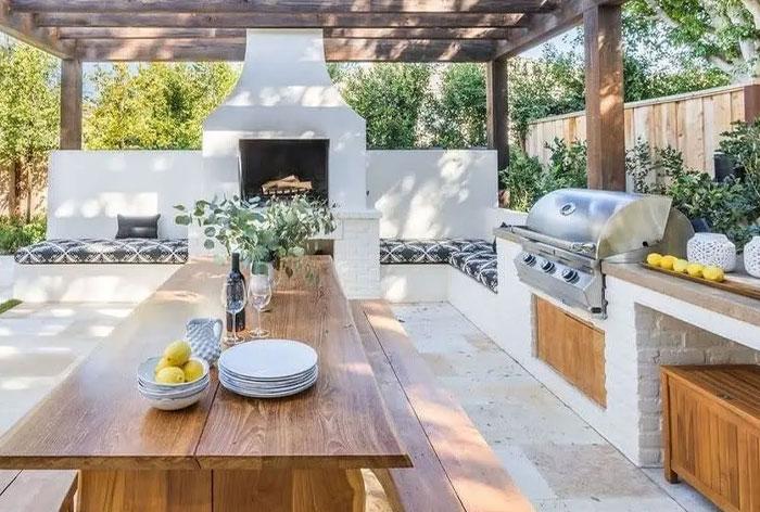 Outdoor barbecue Dubai